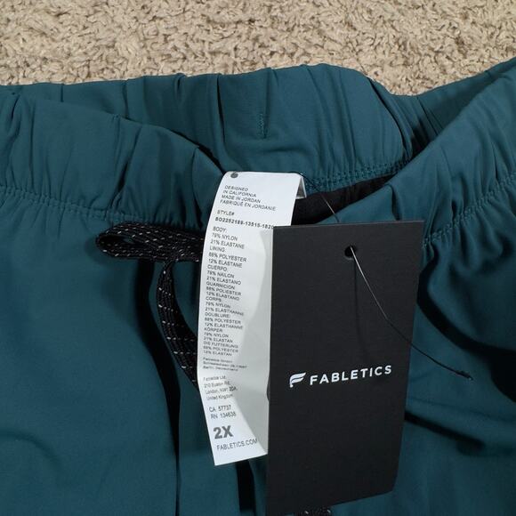 NEW FABLETICS 'The One' Mens Athletic Shorts 2XL Green 7" Lined Gym Workout NWT - Picture 2 of 7